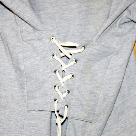 Guest Editor Lace-Up Back Top - Size M - Picture 3 of 3